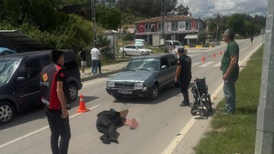 "Boyabat'ta İtfaiye Kavşağı'nda 26 FU 377 plakalı otomobil, engelli aracıyla