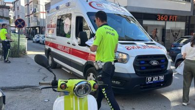 Sinop merkezde yokuş aşağı seyir halindeyken sürücüsünün direksiyon hakimiyetini kaybettiği