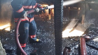 Boyabat Tekkeköy’de Korkutan Yangın Baca Alevleri Çatıyı Sardı! Boyabat’ta bugün