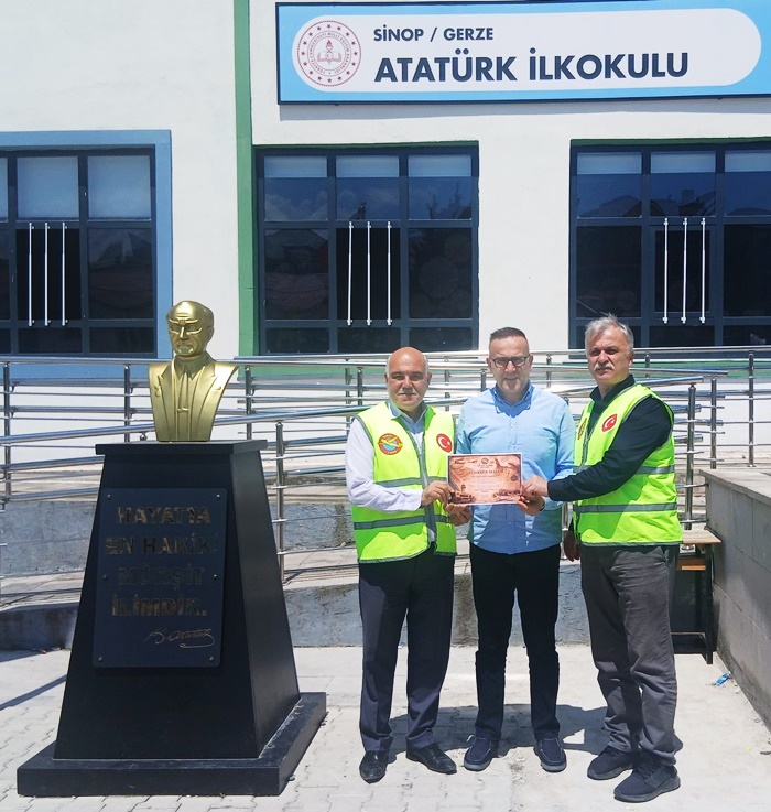 Türk Hava Kurumu (THK) Sinop Şubesi tarafından, okullara fitre ve