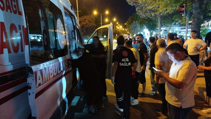 Boyabat’ta İki Otomobil Çarpıştı 5 Yaralı5757