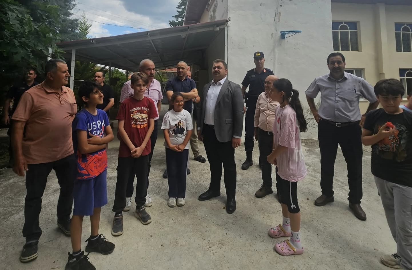 Saraydüzü Kaymakamı Birkan Göktaş Göreve Hızlı ve Gönüllere Dokunarak Başladı!6366