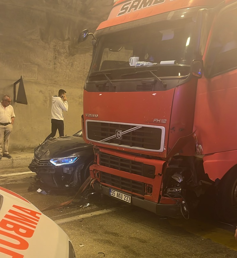i:

Sinop-Boyabat Dıranaz Tünel İçinde Trafik Kazası 4 Yaralı!57