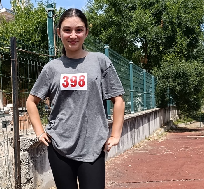 Boyabat'ın başarılı öğrencilerinden Ayşe Melek