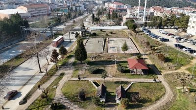 Yıllardır "bugün açılıyor, yarın yapılıyor" vaatleriyle uyutulan, akmayan çeşmesi ve