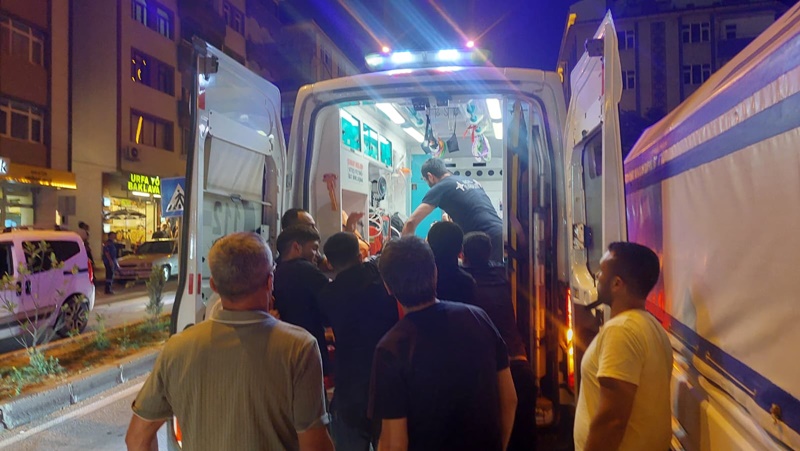 Boyabat’ta Hareketli Dakikalar: Köylü Pazarı Mevkiinde Bıçaklı Kavga! 1 Yaralı 6 boyabat bicakli kavga 1 yarali99