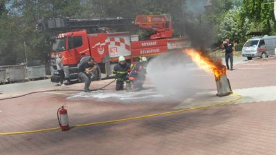 Boyabat Belediyesi İtfaiye Müdürlüğü ekipleri ile bölgede hizmet veren doğalgaz
