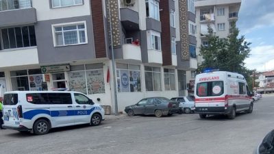 Sinop’un Boyabat ilçesi Camikebir Mahallesi’nde meydana gelen trafik kazasında, otomobilin