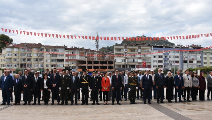 Boyabat'ta 30 Ağustos Zafer Bayramı için tören düzenlendi 6 30 agustos boyabat 1232343456 1