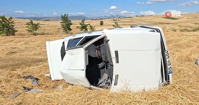 Vezirköprü'de Kontrolden Çıkan Otomobil Tarlaya Uçtu 2 Vezirköprü'de Kontrolden Çıkan Otomobil Tarlaya Uçtu5557