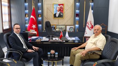 Boyabat Belediye Başkanı Hasan Kara, yeni göreve başlayan Boyabat Cumhuriyet