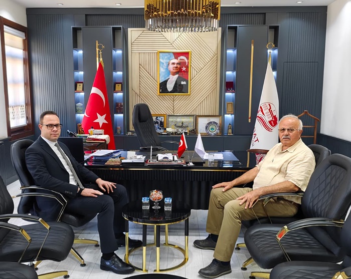 Boyabat Belediye Başkanı Hasan Kara, yeni göreve başlayan Boyabat Cumhuriyet