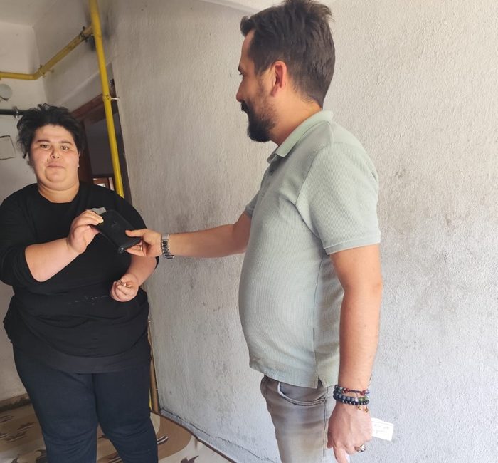 Sinop Boyabat'ta içinde altın ve para bulunan cüzdanını kaybeden vatandaş,