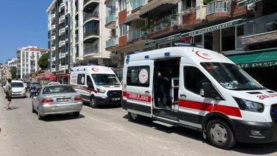 Sinop’un merkezindeki Gazi Caddesi’nde iki motosikletin çarpışması sonucu trafik kazası