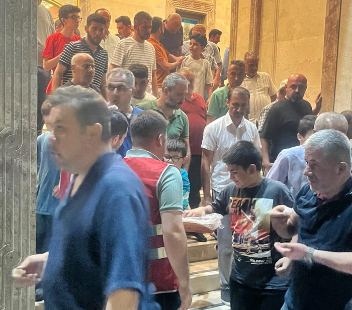 Yeniden Refah Boyabat Gençlik Kolları Mevlid Kandili’nde Vatandaşlarla Buluştu 3 Yeniden Refah Boyabat Genclik Kollari Mevlid Kandilinde Vatandaslarla Bulustu 57