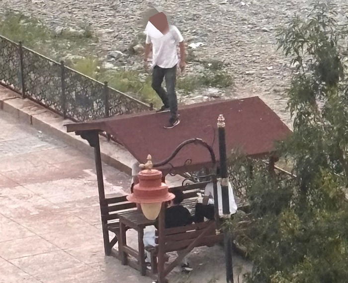 Boyabat Parklarında Skandal Görüntü: Kamelya Tepesinde Rezalet, Bank Dibi Çöp Yuvası! 1 Boyabat Parklarında Skandal Görüntü: Kamelya Tepesinde Rezalet, Bank Dibi Çöp Yuvası!12