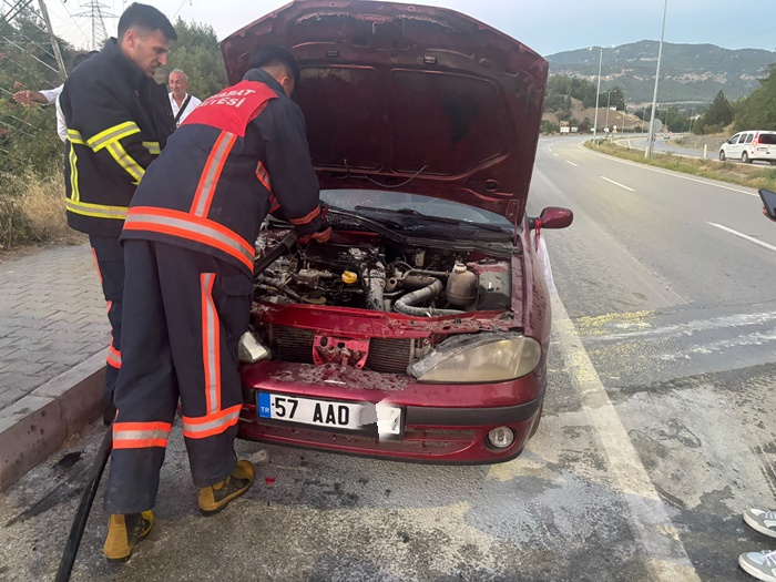 Boyabat’ta Otomobil Alevlere Teslim Olmadı! İtfaiye Ekipleri Bir Anda Yetişti57