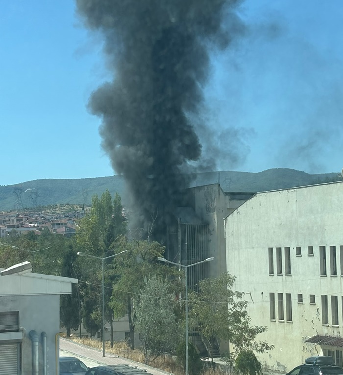 Eski Boyabat 75. Yıl Devlet Hastanesinde Yangın Çıktı! 2 Eski Boyabat 75. Yıl Devlet Hastanesinde Yangın Çıktı!5757