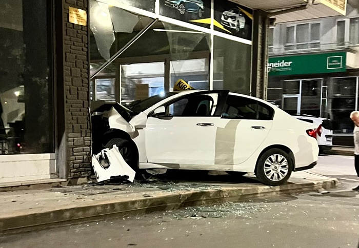 Sinop’un Boyabat ilçesinde gece saatlerinde peş peşe iki feci kaza