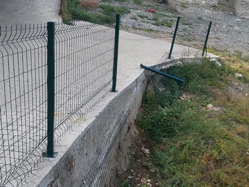    Boyabat Kalebağı Yürüyüş Yolunda Kamu Malına Çirkin Saldırı25
