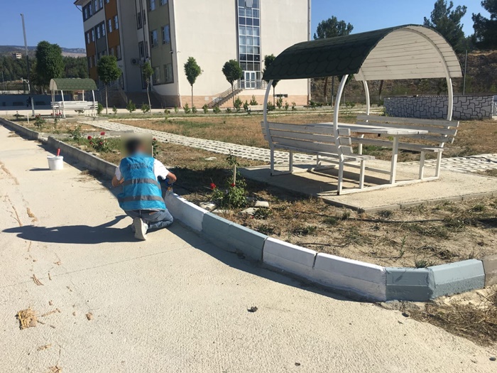 Boyabat’tan Durağan’a Eğitim Desteği: Okullarda Boyama Çalışması 1 Boyabat’tan Durağan’a Eğitim Desteği: Okullarda Boyama Çalışması