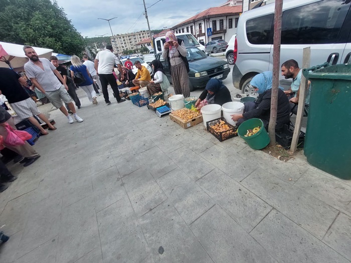 Boyabat Haber: Dranaz Kanlıca Mantarı Pazar Tezgahlarında Satışa Çıktı! 2 Boyabat Haber: Dranaz Kanlıca Mantarı Pazar Tezgahlarında Satışa Çıktı!57