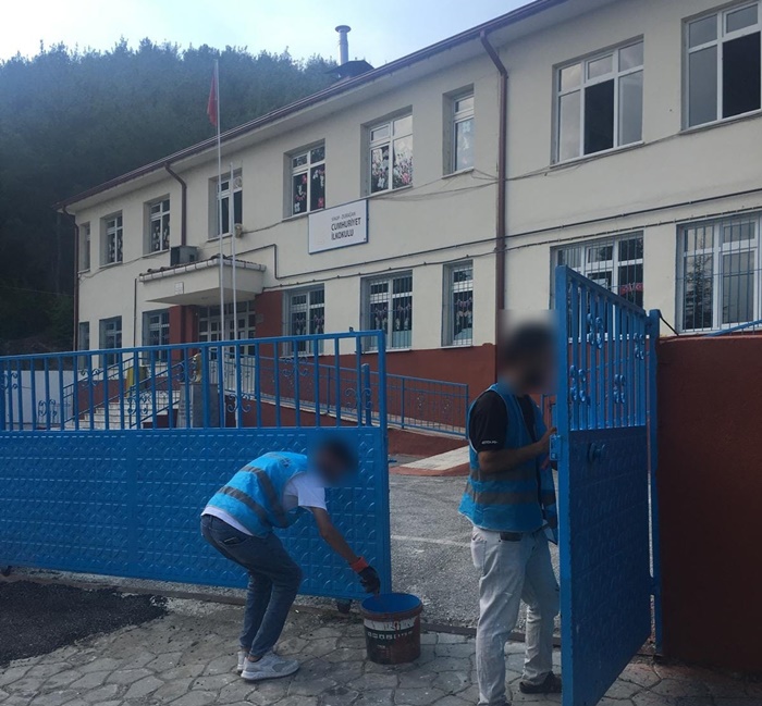 Boyabat’tan Durağan’a Eğitim Desteği: Okullarda Boyama Çalışması 2 Boyabat’tan Durağan’a Eğitim Desteği: Okullarda Boyama Çalışması57