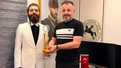 Dünyaca ünlü yazar, barış aktivisti ve Nobel Barış Ödülü adayı