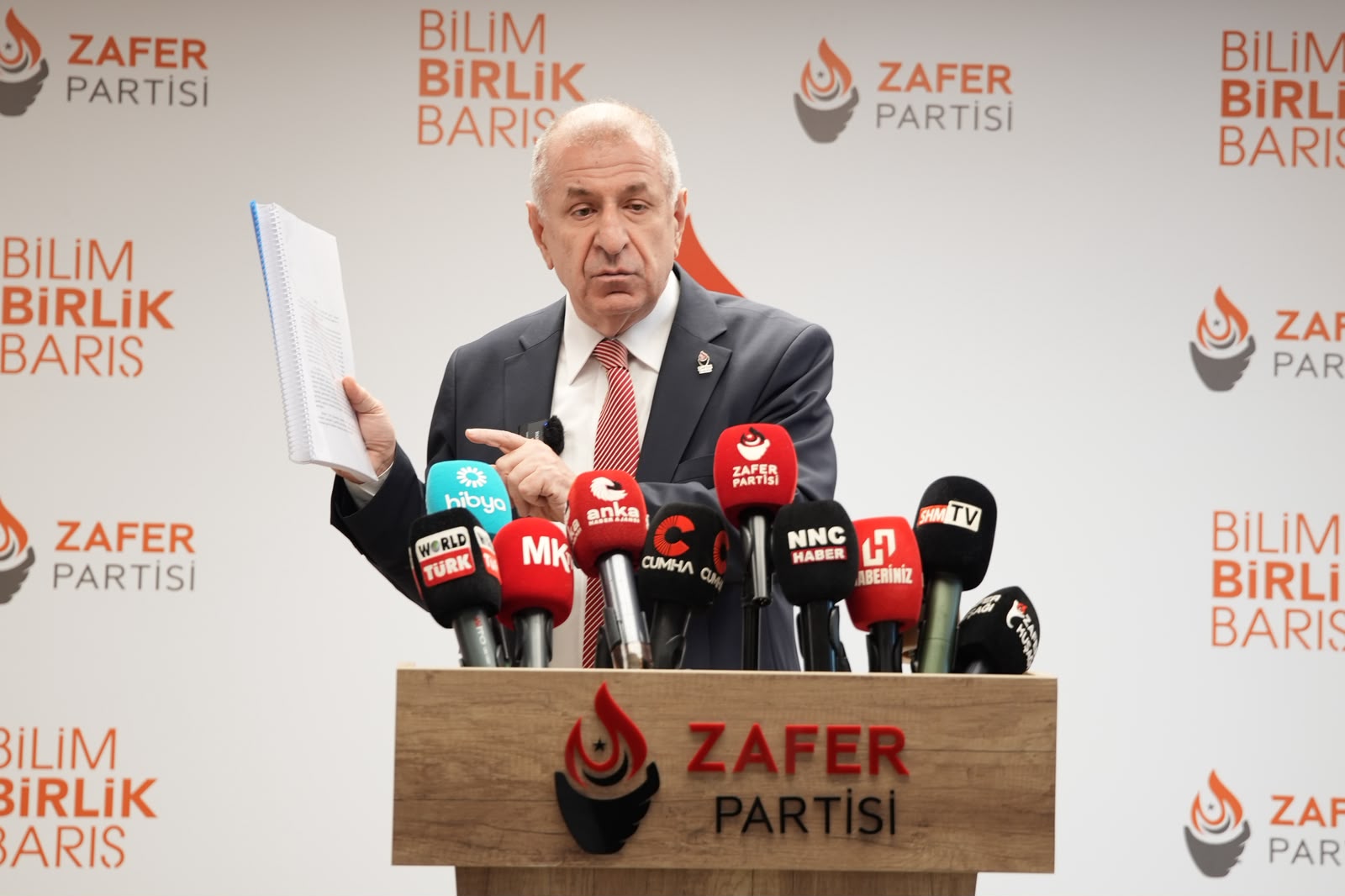 Ümit Özdağ'dan Sert Tepki: "Siyasette Mutlak Butlan, Mutfakta Mutlak Kriz Var!"57