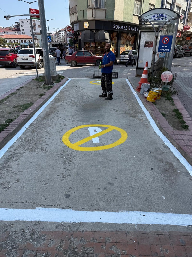 Boyabat Belediyesi'nden Dolmuş Duraklarına Çizgi Yenileme Çalışması 13 Boyabat Belediyesi'nden Dolmuş Duraklarına Çizgi Yenileme Çalışması5757