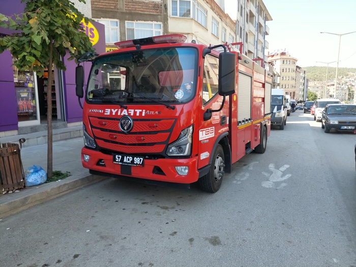 Boyabat İtfaiyesi'nden Pazartesi Trafiğine Karşı Stratejik Önlem: Ekipler Dörtyol'da Nöbette 1 Boyabat İtfaiyesi'nden Pazartesi Trafiğine Karşı Stratejik Önlem: Ekipler Dörtyol'da Nöbette