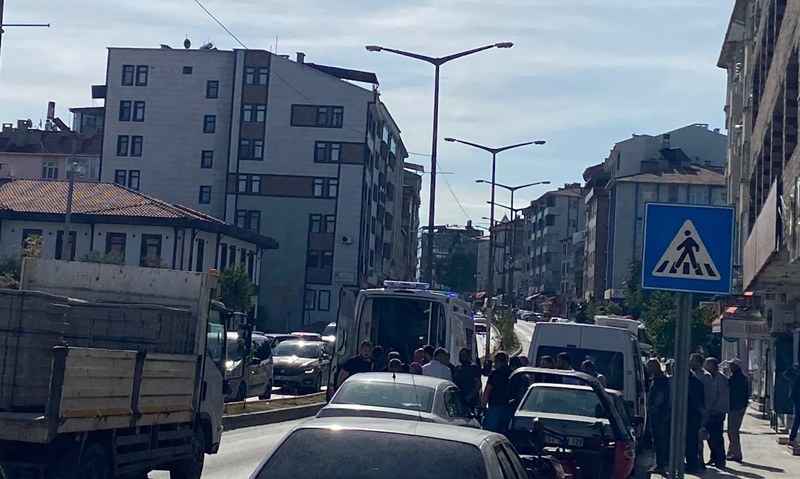 Boyabat’ta Yaya Geçidinde Kaza! 75. Yıl Devlet Hastanesi’ne Kaldırıldı 1 Boyabat’ta Yaya Geçidinde Kaza! 75. Yıl Devlet Hastanesi’ne Kaldırıldı57