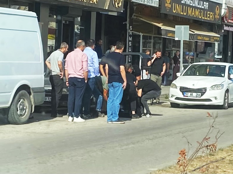 Boyabat’ta Yaya Geçidinde Kaza! 75. Yıl Devlet Hastanesi’ne Kaldırıldı 3 Boyabat’ta Yaya Geçidinde Kaza! 75. Yıl Devlet Hastanesi’ne Kaldırıldı57577