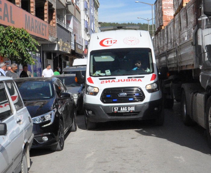 Boyabat Hükümet Meydanı yaya geçidinde