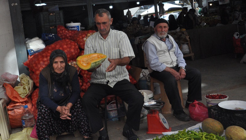 Boyabat Pazarında Kış Hazırlığı Hareketliliği! Fiyatlar Ve Detaylar 1 Boyabat Pazarında Kış Hazırlığı Hareketliliği! Fiyatlar Ve Detaylar55