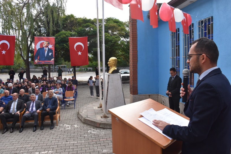 Boyabat’ta İlköğretim Haftası Coşkusu: Şehit Turan Meşe İlkokulu’nda Anlamlı Tören 2 Boyabat’ta İlköğretim Haftası Coşkusu: Şehit Turan Meşe İlkokulu’nda Anlamlı Tören