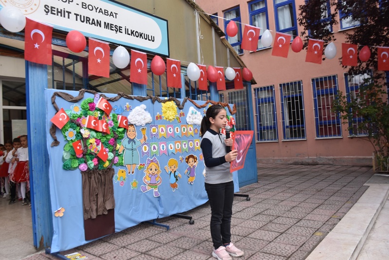 Boyabat’ta İlköğretim Haftası Coşkusu: Şehit Turan Meşe İlkokulu’nda Anlamlı Tören1