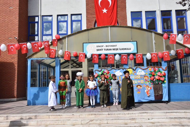 Boyabat’ta İlköğretim Haftası Coşkusu: Şehit Turan Meşe İlkokulu’nda Anlamlı Tören2