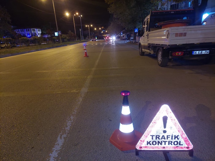 Boyabat’ta Trafik Ekiplerinden Adnan Menderes Bulvarı’nda Sıkı Denetim 2 https://boyabatezgifm.com/57