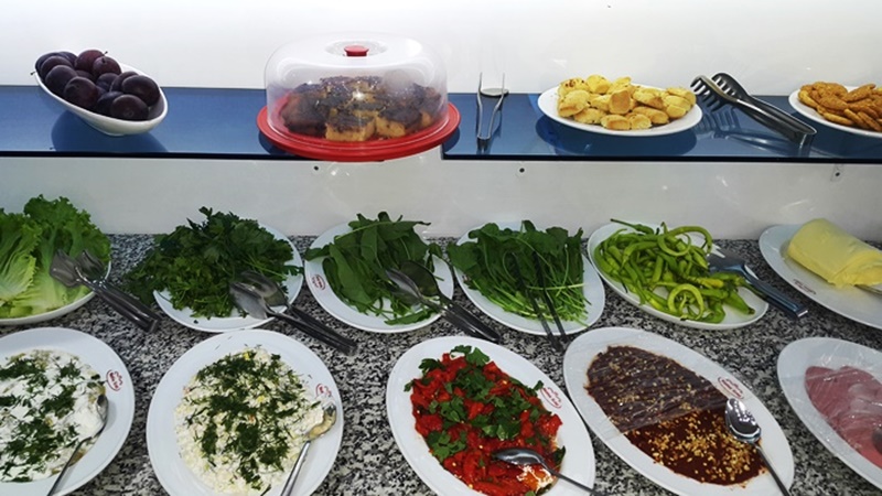 Boyabat Pide, Lahmacun ve Mantı Salonu  Menteş Otel kahvaltı1