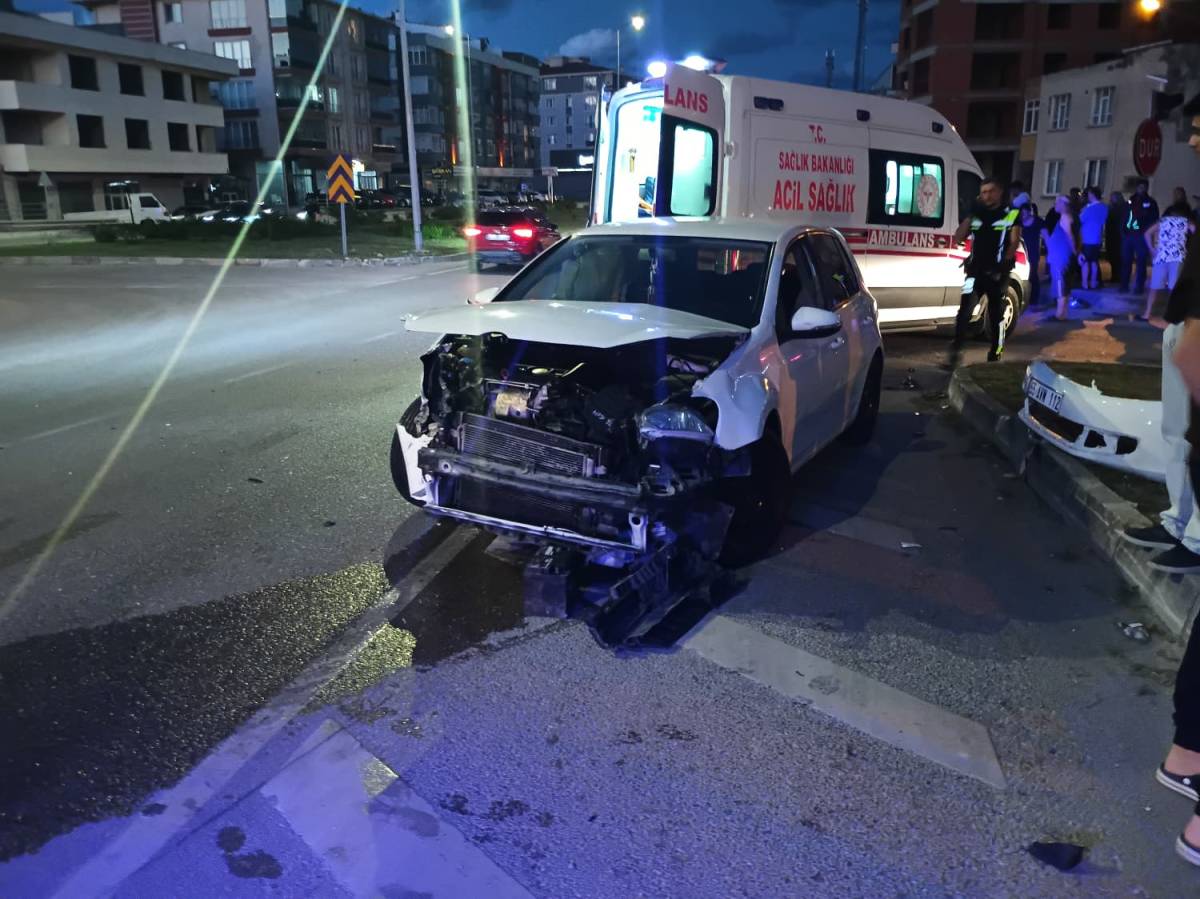 Sinop'ta Trafik Kazası Araçta Sıkışan Yaralıyı İtfaiye Kurtardı! 1 Sinop'ta Trafik Kazası Araçta Sıkışan Yaralıyı İtfaiye Kurtardı!5757