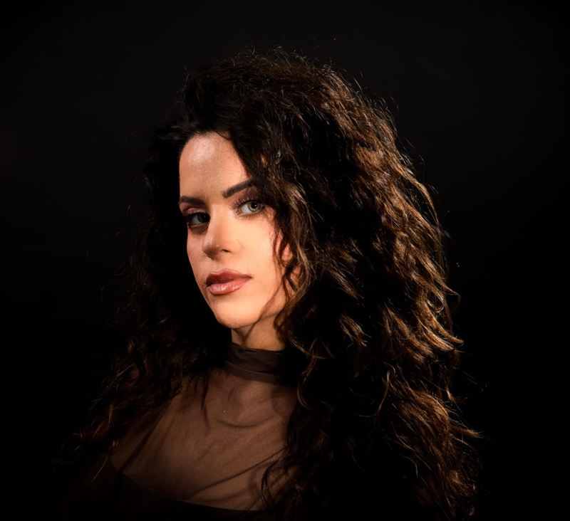 AlevAhu’dan İlk Single: “Yalan” Şarkısı Müzikseverlerle Buluştu 1 AlevAhu’dan İlk Single: “Yalan” Şarkısı Müzikseverlerle Buluştu44