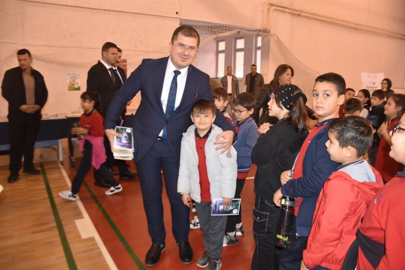 Boyabat’ta 13. Çocuk Kitapları Günleri Başladı: 3 Bin 50 Kitap Okurlarla Buluşuyor 1 Boyabat’ta 13. Çocuk Kitapları Günleri Başladı: 3 Bin 50 Kitap Okurlarla Buluşuyor1