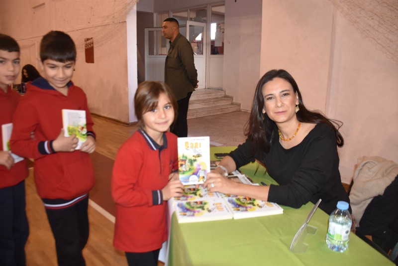 Boyabat’ta 13. Çocuk Kitapları Günleri Başladı: 3 Bin 50 Kitap Okurlarla Buluşuyor 3 Boyabat’ta 13. Çocuk Kitapları Günleri Başladı: 3 Bin 50 Kitap Okurlarla Buluşuyor1