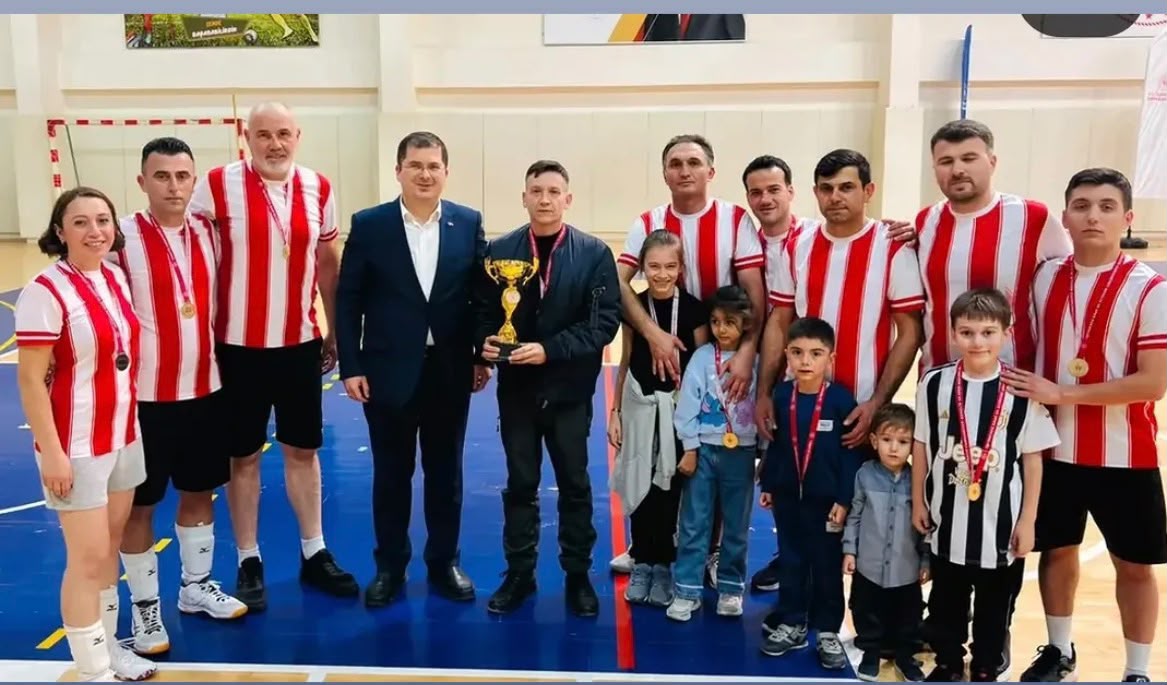 Boyabat'ta 13. Kamu Kurumları Voleybol Turnuvası'nın Şampiyonu İlçe Emniyet Müdürlüğü Oldu!
