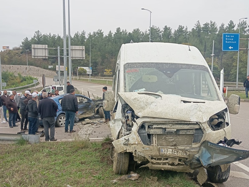 Boyabat Bölge Trafik Karşısında Şiddetli Kaza: 1 Yaralı 2 Boyabat Bölge Trafik Karşısında Şiddetli Kaza: 1 Yaralı
