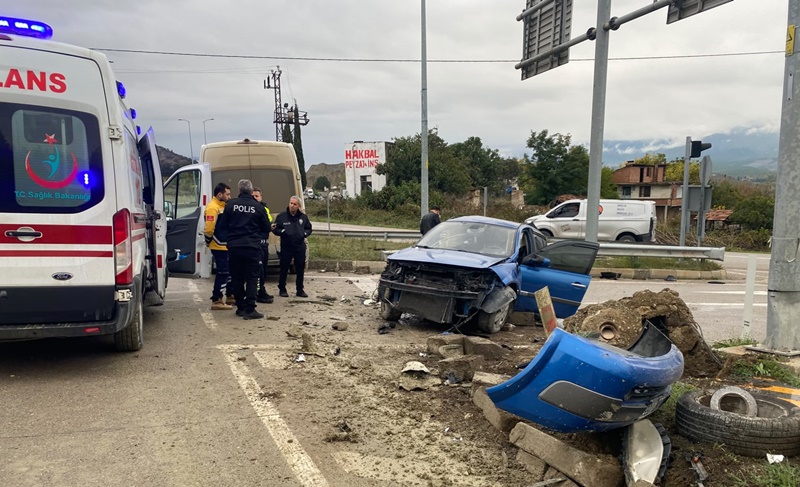 Boyabat Bölge Trafik Karşısında Şiddetli Kaza: 1 Yaralı6